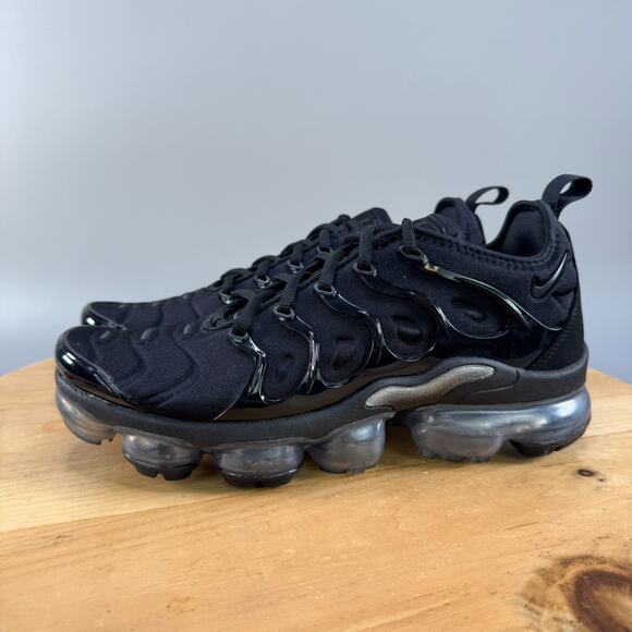Nike Air VaporMax Plus SE Womens Size 9.5 Shoes Black Anthracite Sneakers NEW - Picture 3 of 8